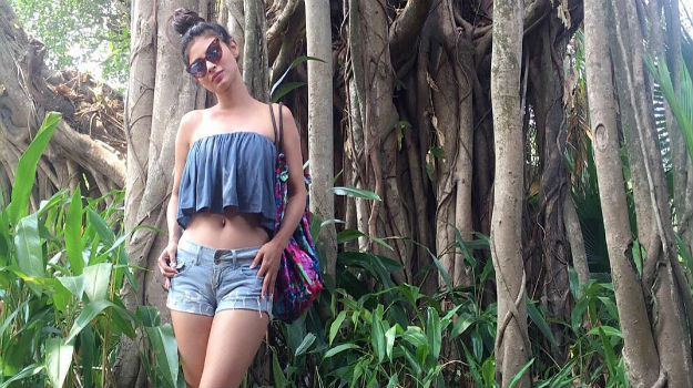 mouni roy goa vacation