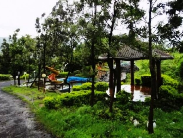 The-Lake-weekend-resort