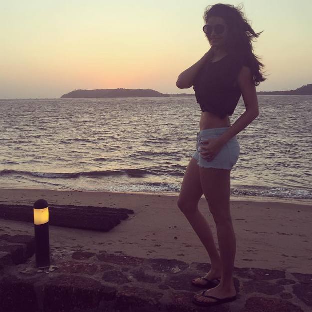 karishma-tanna-hot-photos10