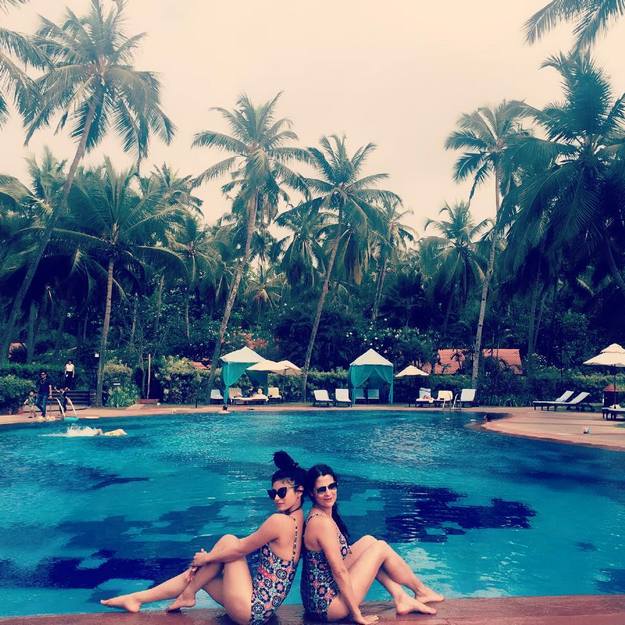 mouni-roy-hot-photos6