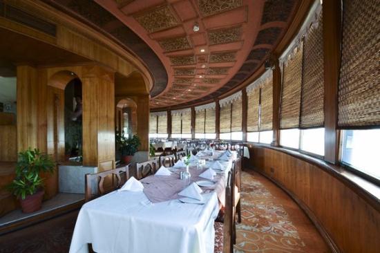 om-revolving-restaurant