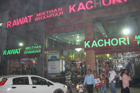 rawat-mishtan-bhandar