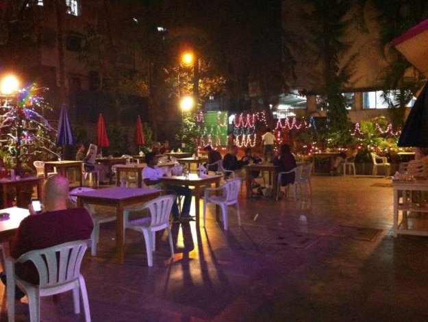 Yogi Tree Café 1