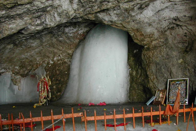 Shiva Linga at Amarnath, Photograph courtesy: Wikimedia Commons