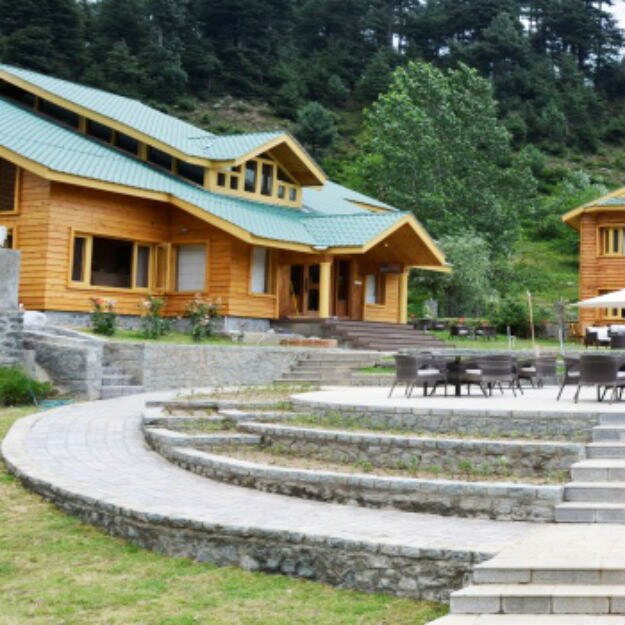 kolahoi green resort