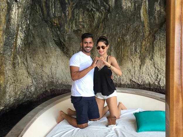 Manoj Tiwary is vacationing with his wife and the photos are out of ...