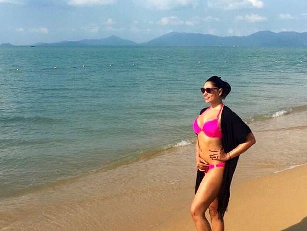 bipasha-basu-karan-singh-grover-honeymoon1
