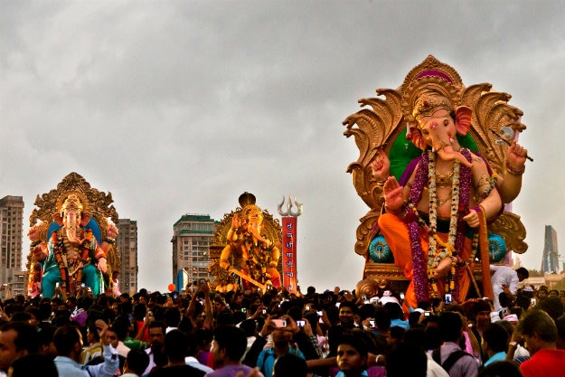 Best places to see Ganesh Visarjan in Mumbai | India.com