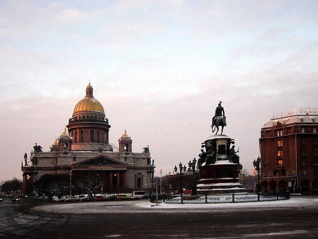 St Isaac Square, St Petersburg/Wikimedia Commons