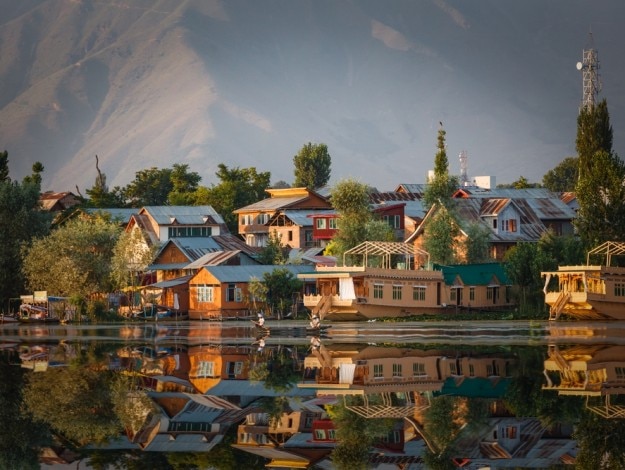 kashmir-dal-lake-house-boats