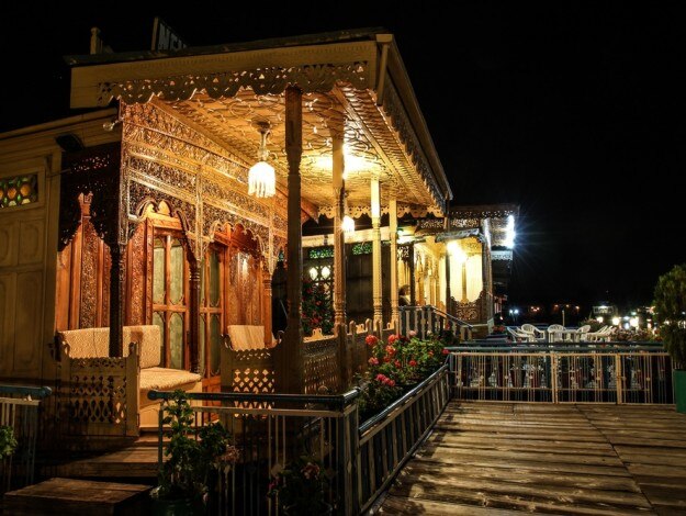 kashmir-dal-lake-house-boats1