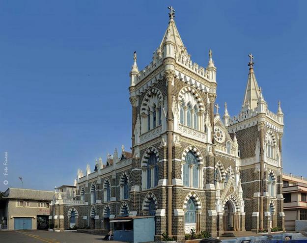 mount-mary-church-bandra-outside