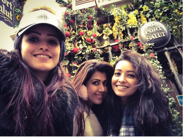 girls in paris 10
