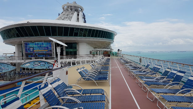 Cuatro días de mar, la brisa y una Real experiencia de crucero! - India.com 2 Ship deck - Mariner of the Seas