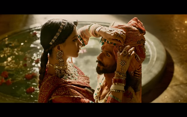 Padmavati Trailer: Magnificent Rajasthani Chittorgarh Fort Recreated in ...