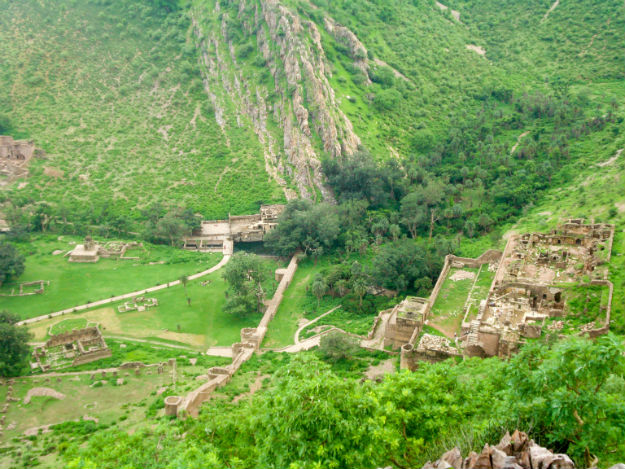Bhangarh Fort photo 1