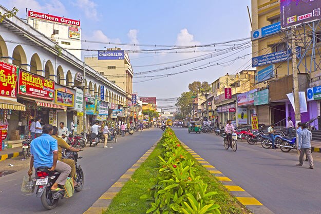 Eluru road