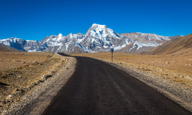 Gurudongmar Lake road photo 3