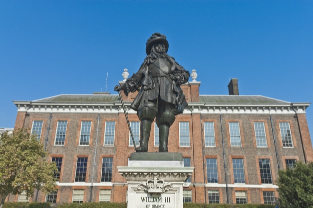 Statue of William III located at Kensington Palace entrance