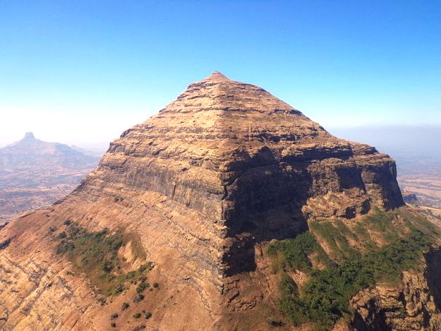 Salher Fort, Photograph Courtesy: Bhushan Kotakar/Wikimedia Commons