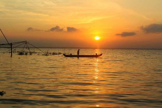 Vembanad Lake Photos and Facts: 5 Reasons to Visit Kerala’s Largest ...