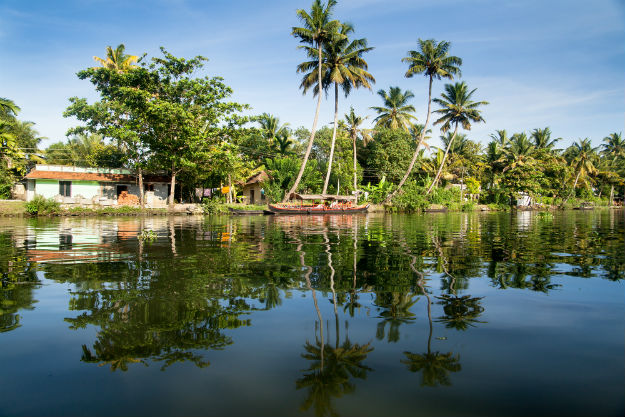 vembanad lake photos and facts: 5 reasons to visit kerala