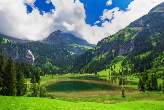 Vewi to Lauenensee near Gstaad, Berner Oberland, Switzerland, Europe