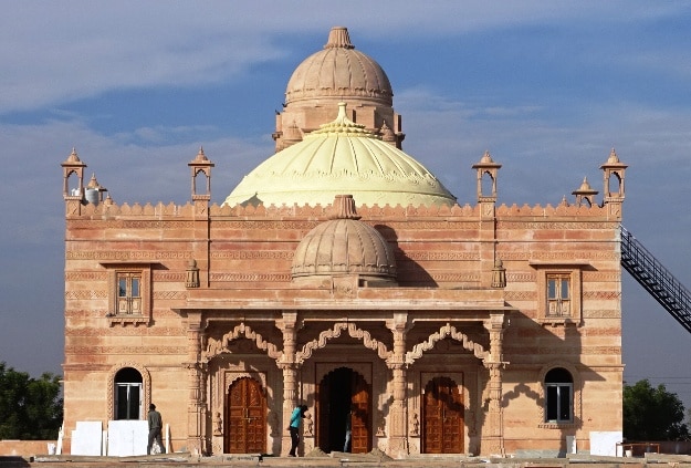New temple of Guru Jambeshwar in Khejarli