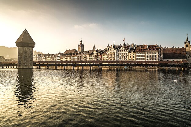 Lucerne---Chapel-Bridge