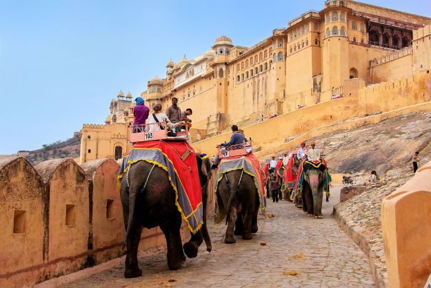 Amer Fort in Rajasthan: Pictorial Tour of the Magnificent Palace Near ...