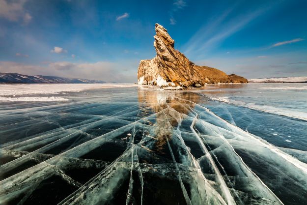 Spectacular Photos of Lake Baikal in Russia Will Blow Your Mind Away ...