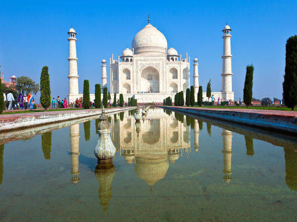 Front view of the historic Taj Mahal - Agra - Uttar-Pradesh: Photos of ...