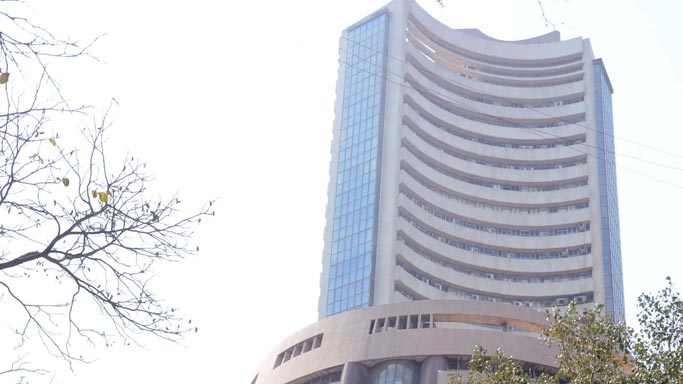Sensex trades flat with gain of just 43 points; bank, healthcare stocks up
