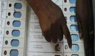 Malfunctioning of EVMs adds to the low turnout in Mumbai