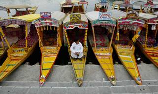 Strike disrupts normal life in Kashmir