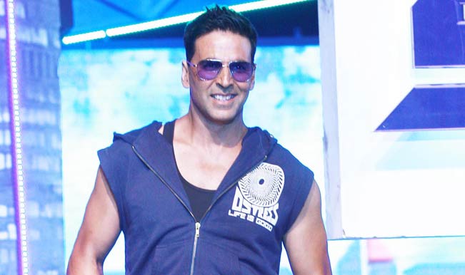 Time for action! Akshay gives tips to Surbhi Jyoti