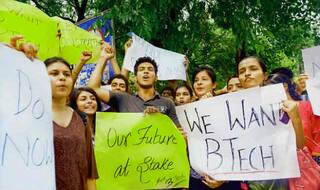 30 students detained after protest over university row