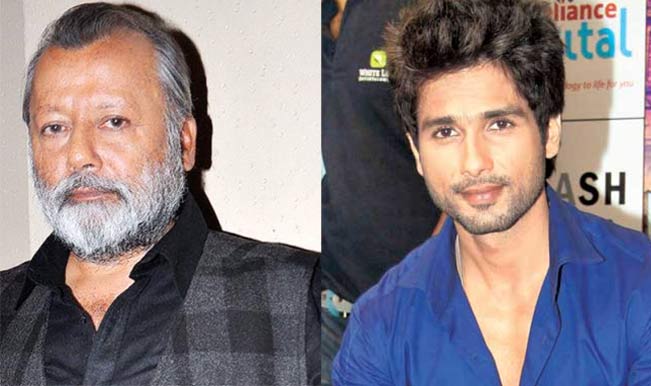 Shahid Kapoor receives compliments from dad Pankaj Kapur for Haider!