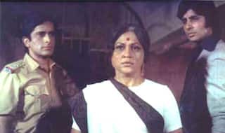 Top 10 best Bollywood movie dialogues ever!