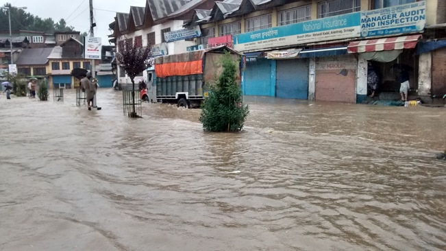 Kashmir reeling under worst floods in six decades