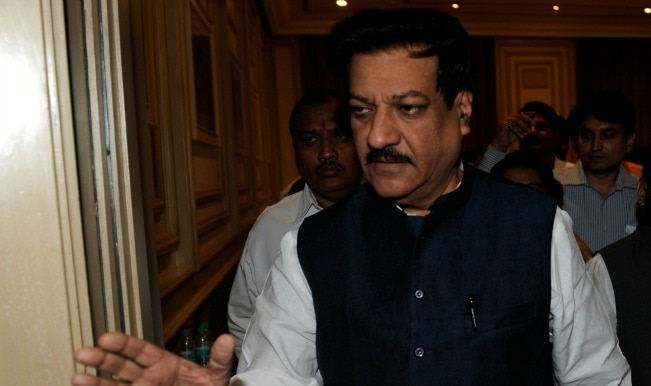 Maharashtra Chief Minister writes to Narendra Modi on power supply scenario in the state
