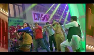 Ekkees Toppon Ki Salaami Song Tod De Kataar: Frivolous yet groovy disco number