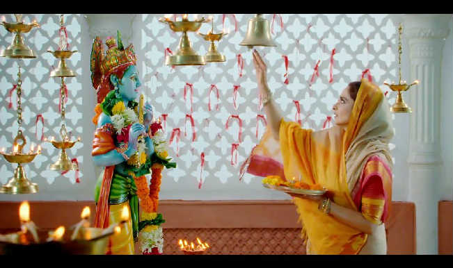 Super Nani Song Prabhu Mere Ghar Ko Pyaar Karo: Rekha looks maginificent in this typical semi devotional track