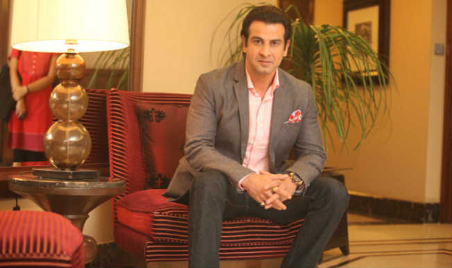 'Itna Karo Na Mujhe Pyaar' actor Ronit Roy: I am a recluse