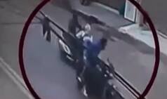Motorbikers in Delhi splash acid on face of female doctor: Watch acid attack full video