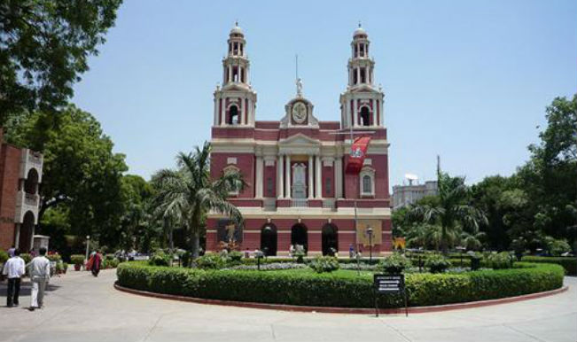 Restrictions on Number of People Visiting Sacred Heart Cathedral in Delhi on Easter