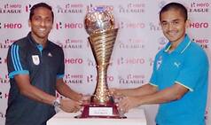 I-League 2015 Trophy unveiled by Bengaluru FC’s Sunil Chhetri and Dempo SC’s Clifford Miranda