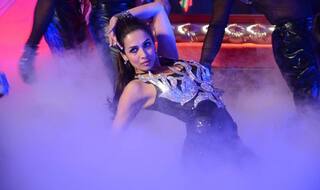Bigg Boss Grand Finale: Malaika Arora Khana & Sonakshi Sinha Perform