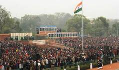 Republic Day 2015: Barack Obama, Narendra Modi attract huge crowd at Rajpath