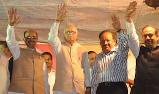 LK Advani meets Nepal PM KP Oli, discusses ties